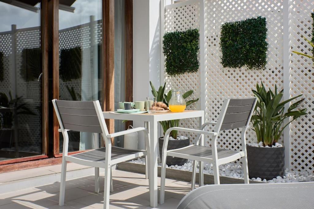Appartement Sunny Cozy Penthouse With A Terrace At Plaza Del Carmen à Valence Extérieur photo