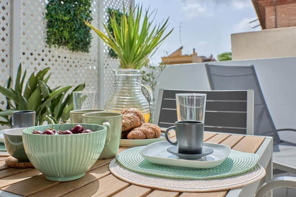 Appartement Sunny Cozy Penthouse With A Terrace At Plaza Del Carmen à Valence Extérieur photo