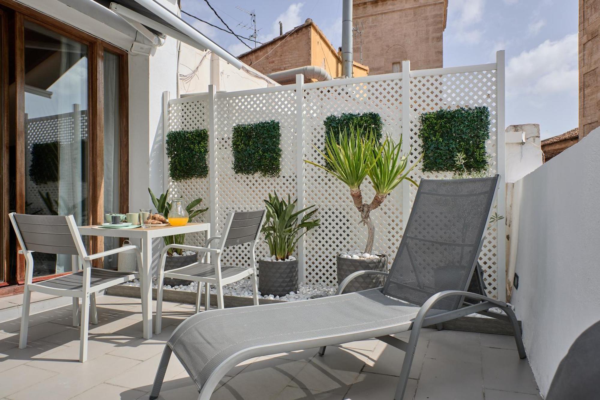 Appartement Sunny Cozy Penthouse With A Terrace At Plaza Del Carmen à Valence Extérieur photo