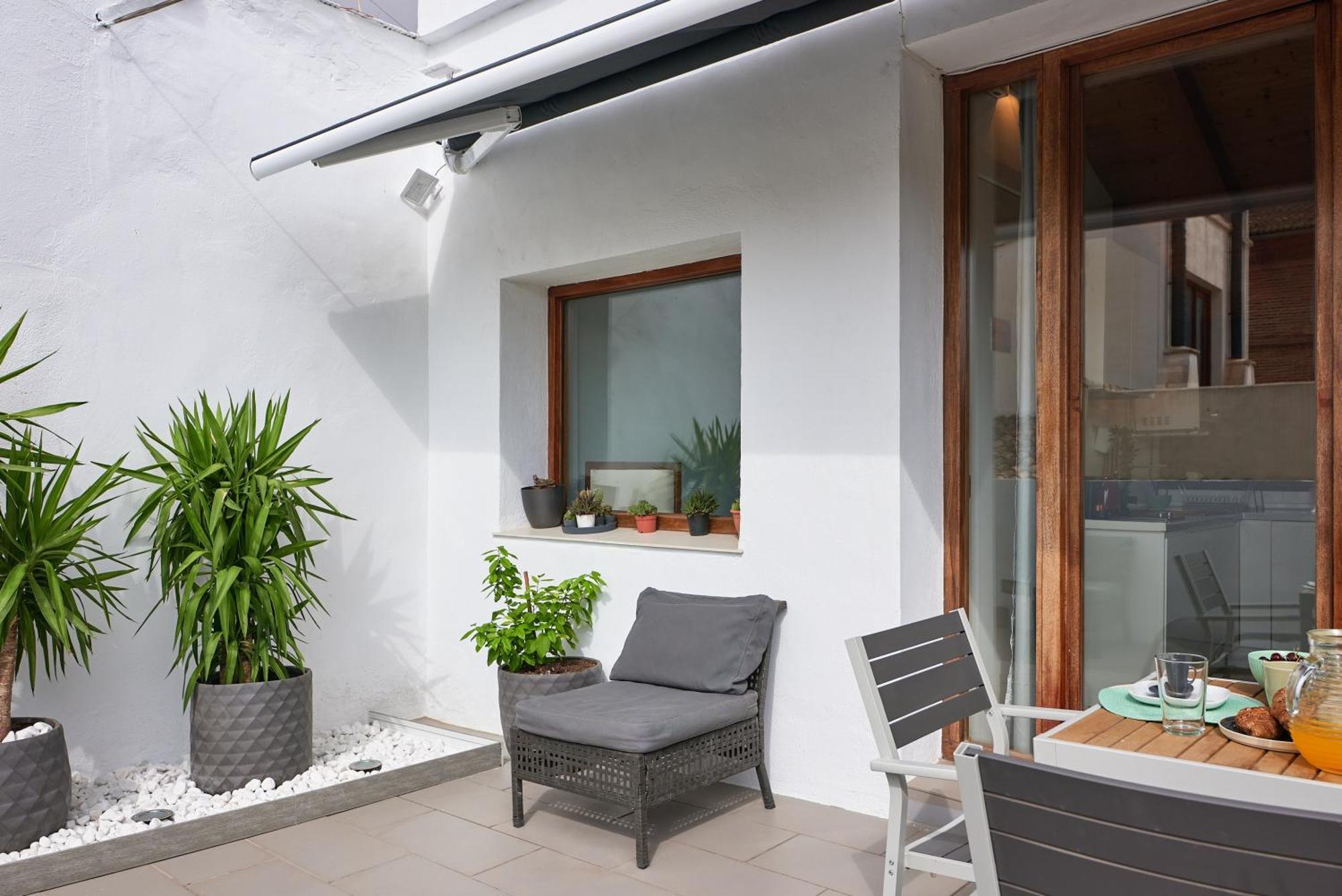 Appartement Sunny Cozy Penthouse With A Terrace At Plaza Del Carmen à Valence Extérieur photo